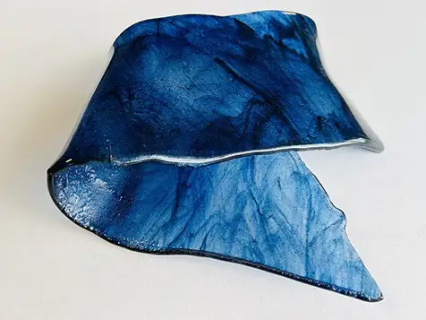 Folded Blue, glasobject van Jan Hooghiemstra