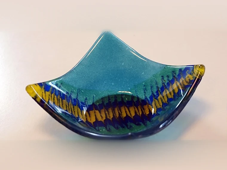Turquoise glazen schaal uit de workshop